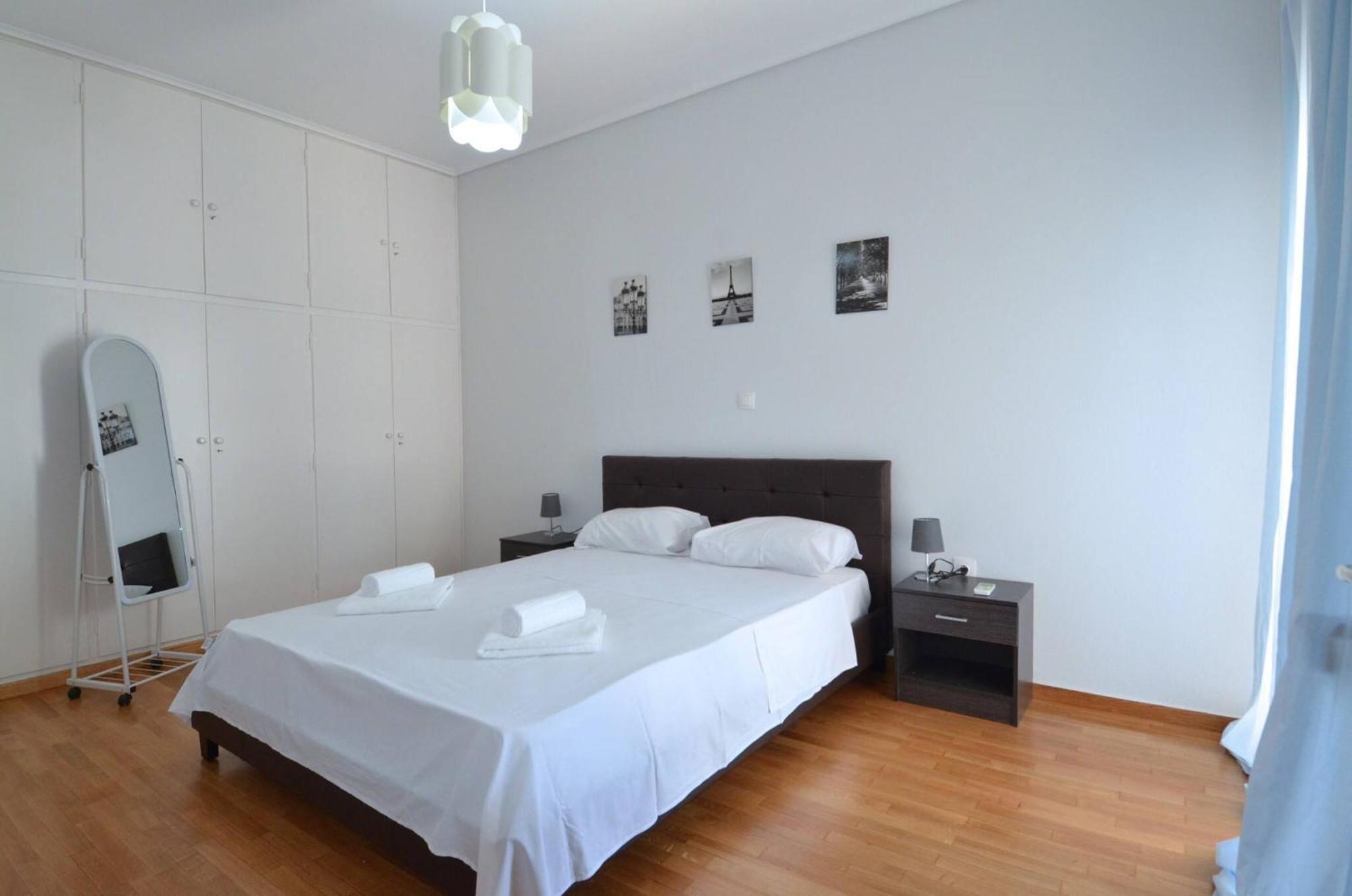 A Spacious Minimal Apatment At Chalandri Athens Exterior photo